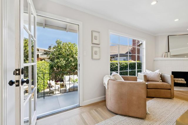 22 De Sabla Road, San Mateo, CA 94402