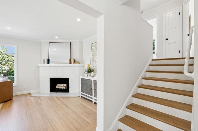 22 De Sabla Road, San Mateo, CA 94402