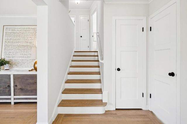 22 De Sabla Road, San Mateo, CA 94402