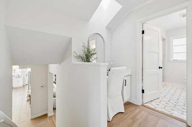 22 De Sabla Road, San Mateo, CA 94402