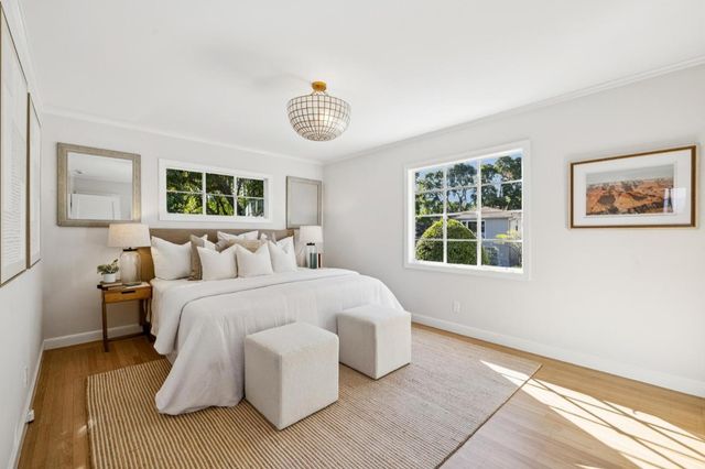 22 De Sabla Road, San Mateo, CA 94402