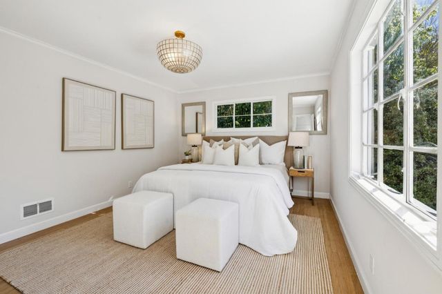 22 De Sabla Road, San Mateo, CA 94402