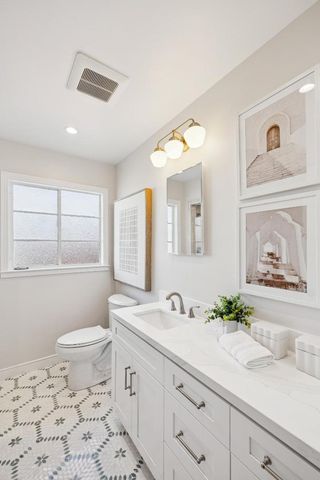 22 De Sabla Road, San Mateo, CA 94402