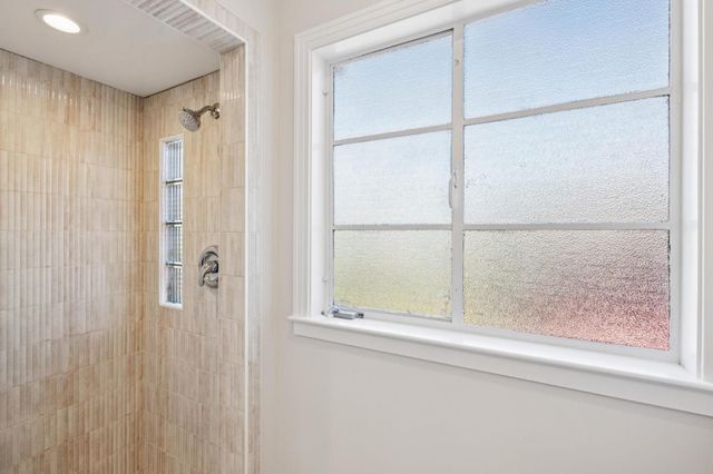 22 De Sabla Road, San Mateo, CA 94402