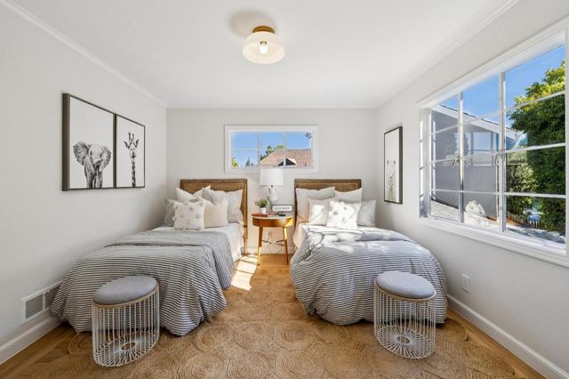 22 De Sabla Road, San Mateo, CA 94402