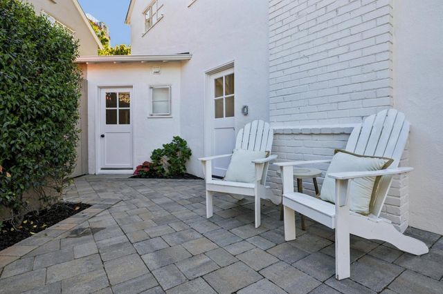 22 De Sabla Road, San Mateo, CA 94402