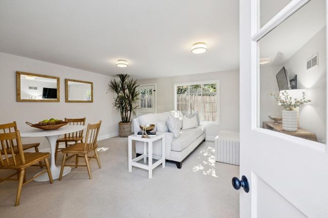22 De Sabla Road, San Mateo, CA 94402