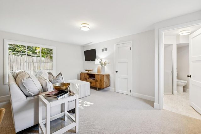 22 De Sabla Road, San Mateo, CA 94402