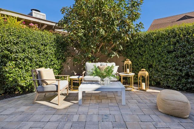 22 De Sabla Road, San Mateo, CA 94402