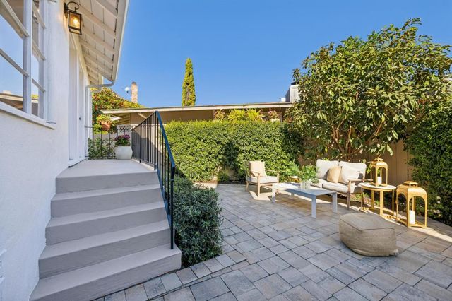 22 De Sabla Road, San Mateo, CA 94402