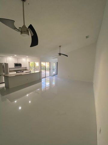 2102 Appleton Court, Palm Beach Gardens, FL 33403