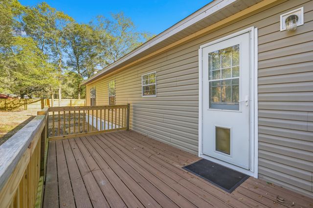 482 E Roberts Road, Defuniak Springs, FL 32433