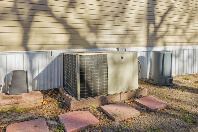 482 E Roberts Road, Defuniak Springs, FL 32433