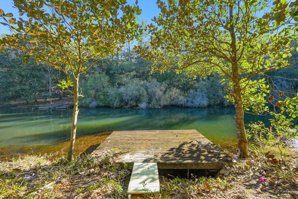 482 E Roberts Road, Defuniak Springs, FL 32433