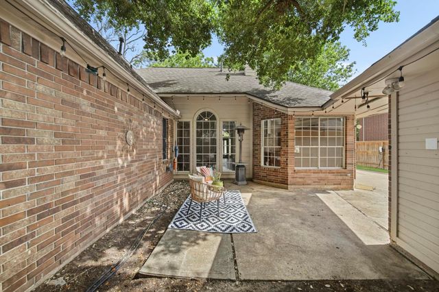 6714 Morningside Drive, Sugar Land, TX 77479