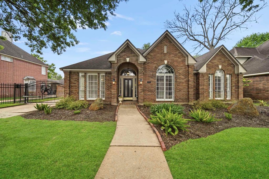 6714 Morningside Drive, Sugar Land, TX 77479