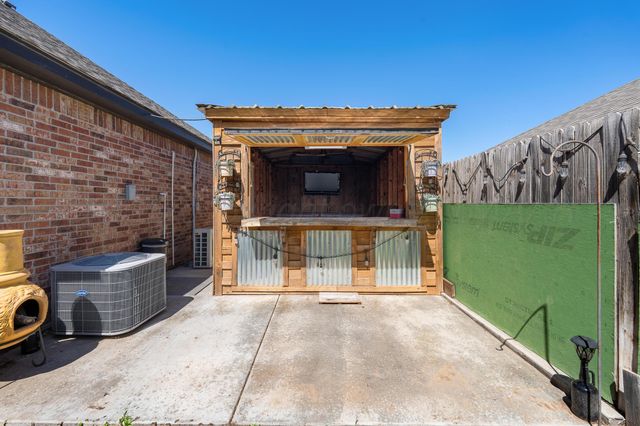 8300 SHREVEPORT Drive, Amarillo, TX 79118