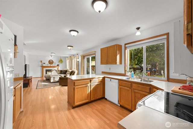 6136 Evergreen Way, Ferndale, WA 98248