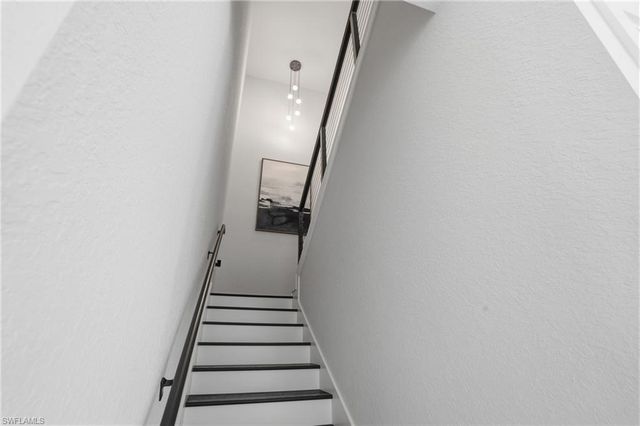 107 W Hilo ST, Naples, FL 34113