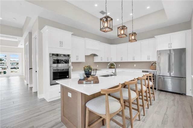 107 W Hilo ST, Naples, FL 34113