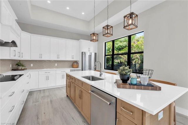 107 W Hilo ST, Naples, FL 34113