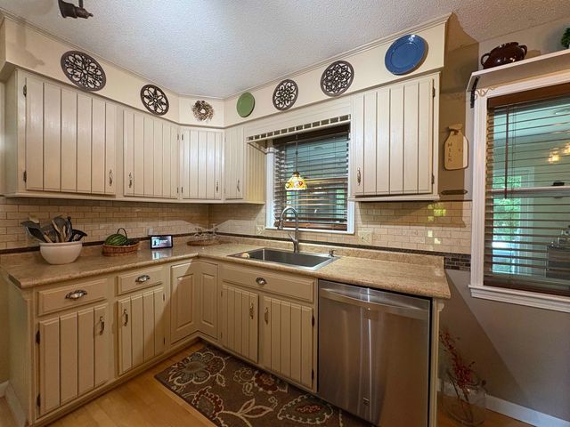 51 Logwood Circle, Essex, VT 05452