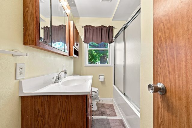 110 Gepke Parkway, Des Moines, IA 50320