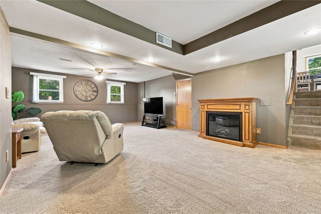 110 Gepke Parkway, Des Moines, IA 50320