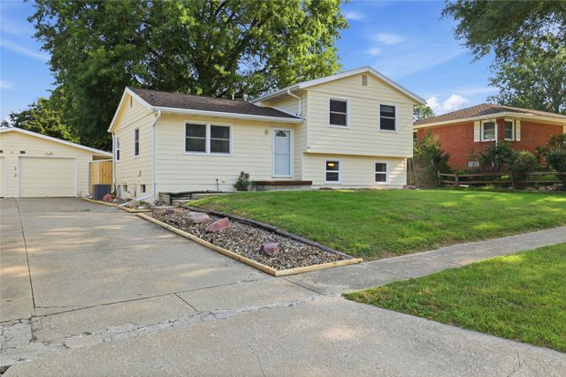 110 Gepke Parkway, Des Moines, IA 50320