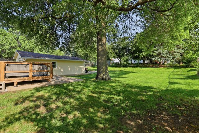 110 Gepke Parkway, Des Moines, IA 50320