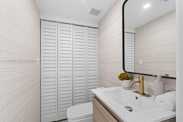 7286 Gary Ave, Miami Beach, FL 33141