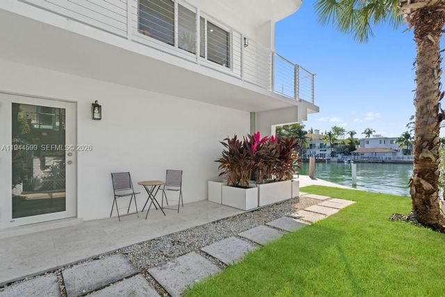 7286 Gary Ave, Miami Beach, FL 33141