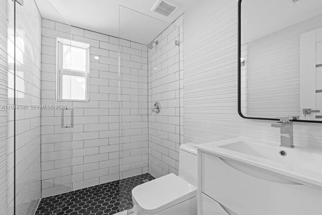 7286 Gary Ave, Miami Beach, FL 33141