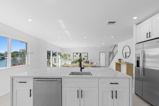 7286 Gary Ave, Miami Beach, FL 33141