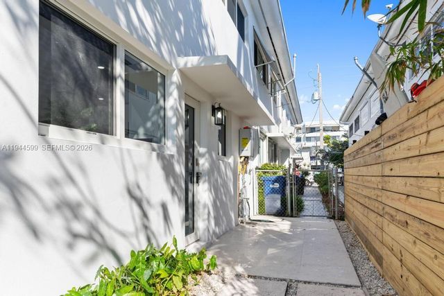 7286 Gary Ave, Miami Beach, FL 33141