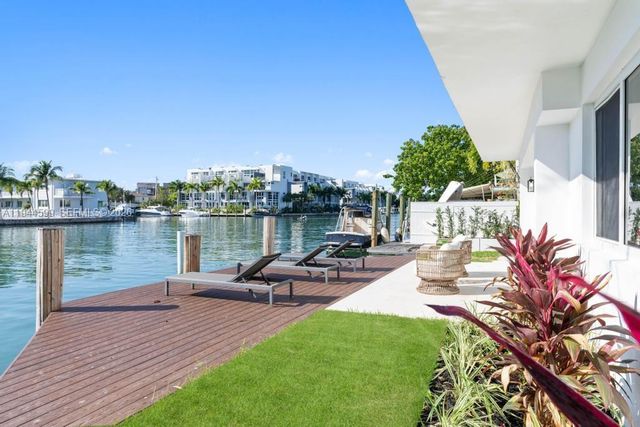 7286 Gary Ave, Miami Beach, FL 33141