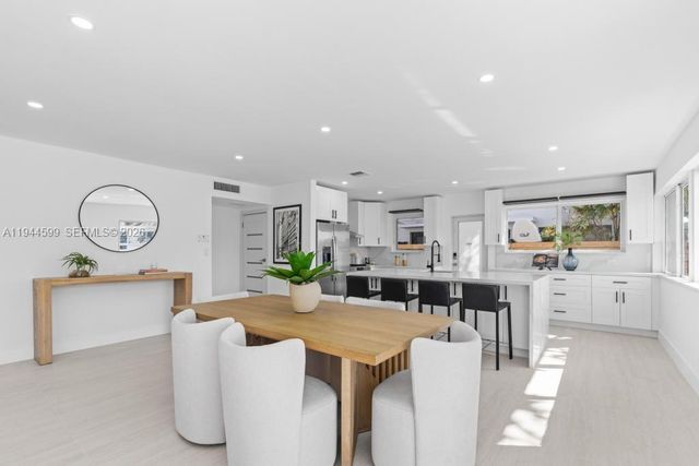 7286 Gary Ave, Miami Beach, FL 33141