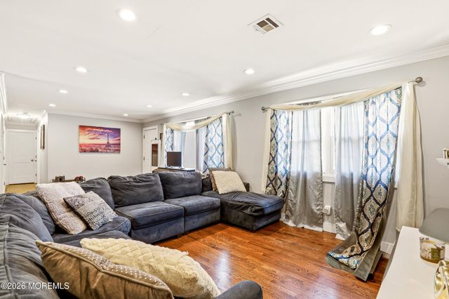 32 Goldweber Avenue, Jackson, NJ 08527