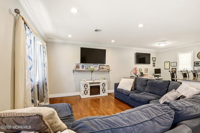32 Goldweber Avenue, Jackson, NJ 08527