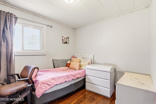 32 Goldweber Avenue, Jackson, NJ 08527