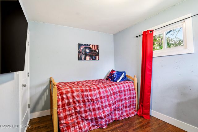 32 Goldweber Avenue, Jackson, NJ 08527