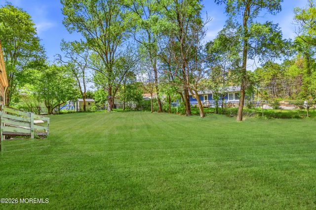 32 Goldweber Avenue, Jackson, NJ 08527