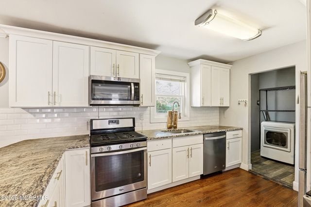 32 Goldweber Avenue, Jackson, NJ 08527