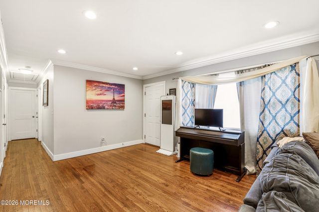 32 Goldweber Avenue, Jackson, NJ 08527