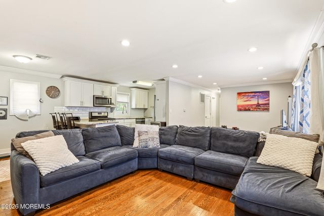 32 Goldweber Avenue, Jackson, NJ 08527