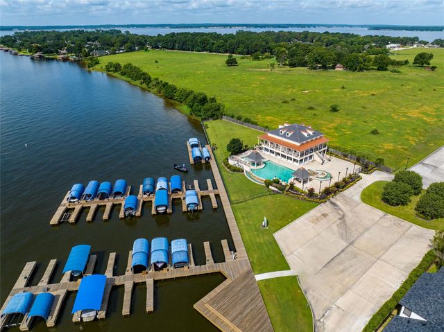 10827 Bourbon Street, Willis, TX 77318