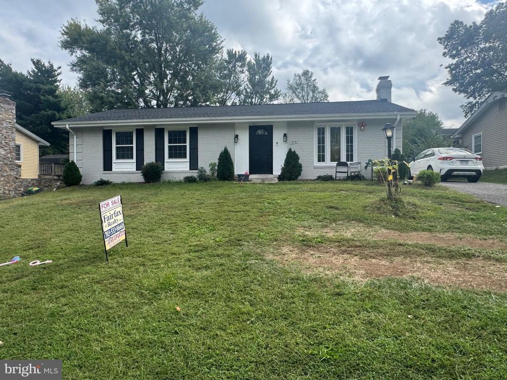 1314 E HOLLY AVE, Sterling, VA 20164