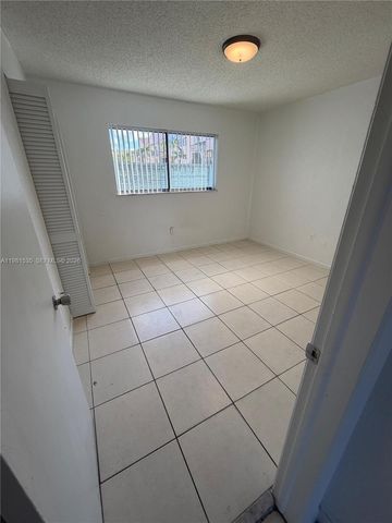 5702 W 26th Ave 5702, Hialeah, FL 33016