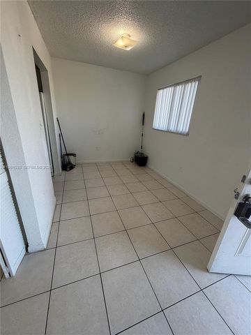 5702 W 26th Ave 5702, Hialeah, FL 33016