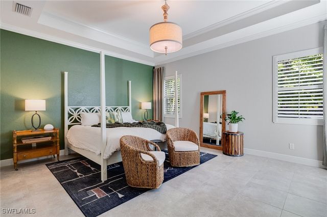 1626 Serrano CIR, Naples, FL 34105